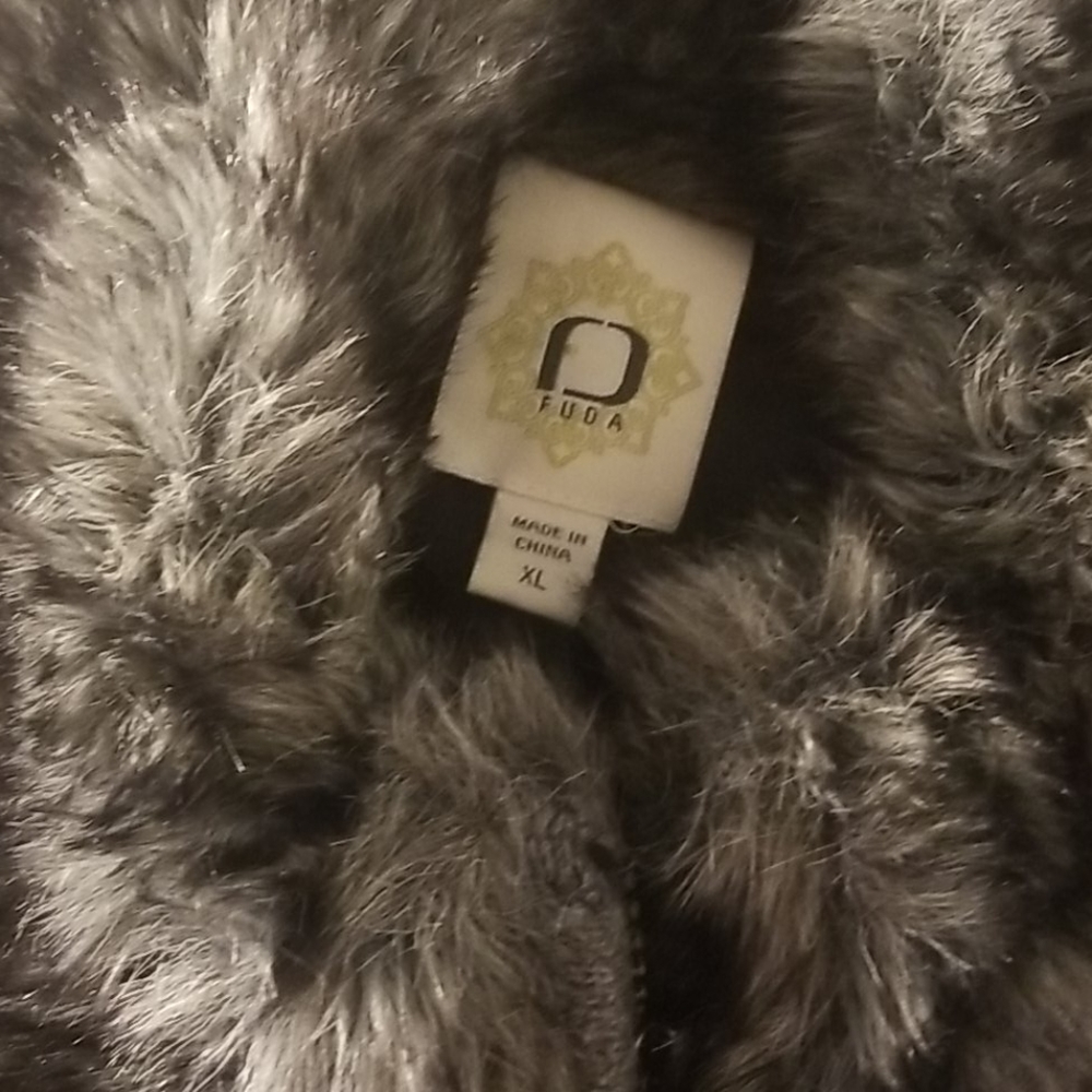 Fuda faux fur vest - Picture 2 of 5